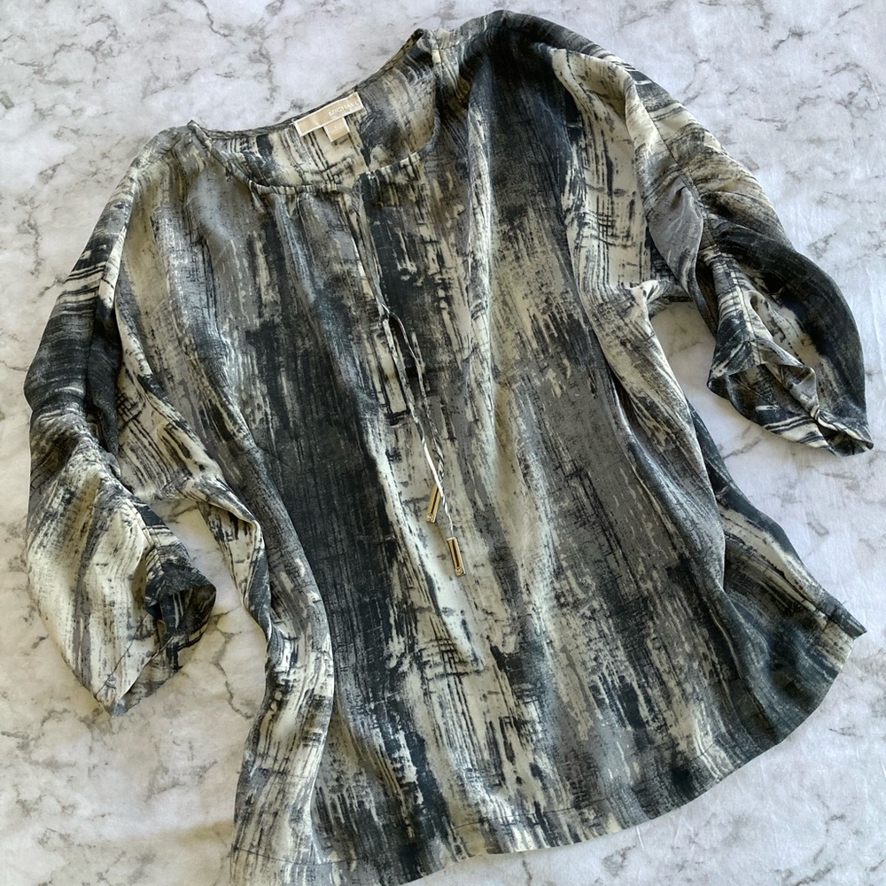 Michael kors black and gray 3/4 sleeves blouse size large